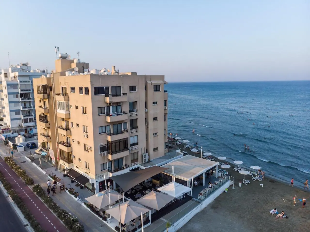 Lazuli Beachfront Apartment 405 Larnaca Cipru